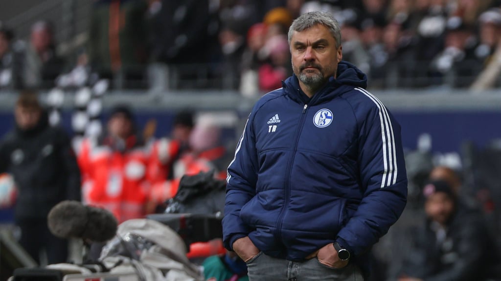 Thomas Reis will mit Schalke gegen RB punkten.