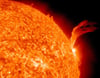 Sonnenoberfläche mit riesiger Gasfackel: Aus einem Gramm Wasserstoff ließe sich per Kernfusion so viel Energie erzeugen wie aus acht Tonnen Erdöl.