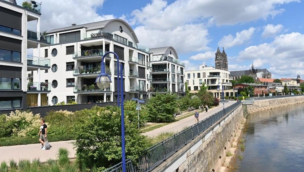 Nach steigenden Immobilienpreisen vor dem Beginn des Ukraine-Krieges, belasten aktuell hohe Zinsen, Energiekosten und explodierende Baupreise den Immobilienmarkt in Sachsen-Anhalt. Wie haben die Preise in Magdeburg für Häuser, Baugrundstücke und Eigentumswohnungen darauf reagiert?