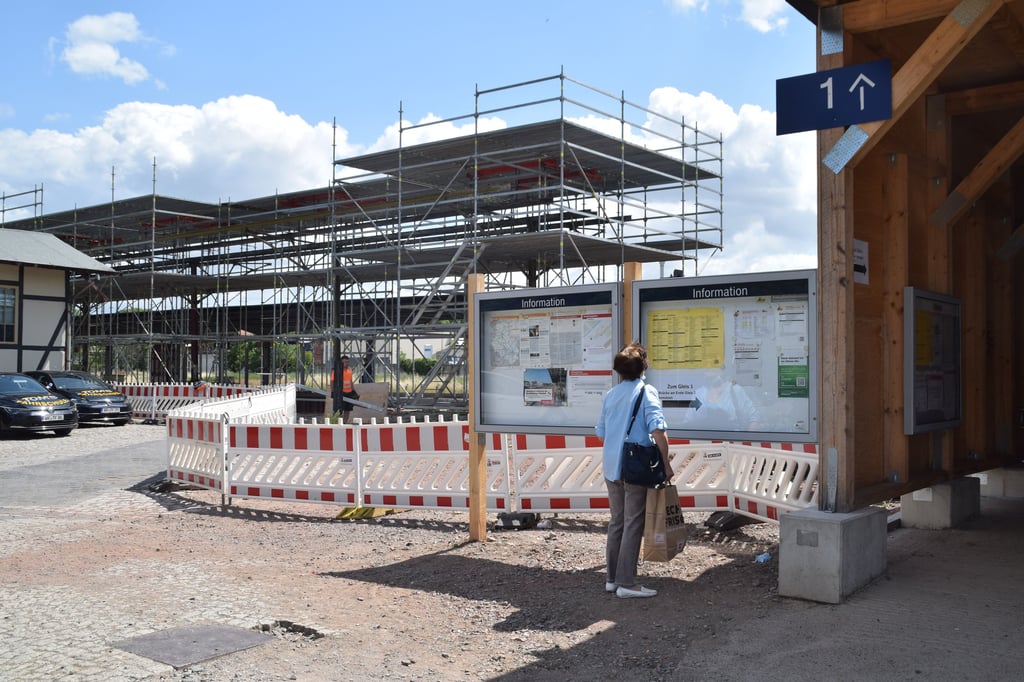 Aufzüge, eine neue Unterführung, ein neuer Bahnsteig: Auch der Bahnhof in Quedlinburg (Harz) wird modernisiert.