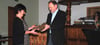 Nach 14 Jahren im Rohrberger Bürgermeisteramt überreichte Bernd Schulz während des Neujahrsempfangs symbolisch den Rathausschlüssel an seine Nachfolgerin Silke Niebur. Zugleich blickte er zusammen mit den Bürgern auf das Geschaffene in den zwei Amtszeiten zurück.