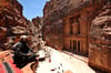 Die berühmte Felsenstadt Petra in Jordanien gilt als mögliches Besuchsziel des Landtagsausschusses.  