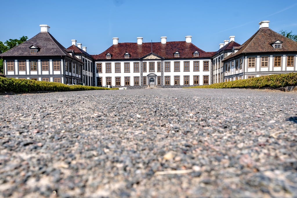 Wer in Oranienbaum heiraten möchte, kann das an ausgewählten Terminen auch im dortigen Schloss tun.