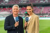 Sie brachten die Fußball-WM in Katar in deutsche Wohnzimmer: Bastian Schweinsteiger und ARD-Moderatorin Esther Sedlaczek.