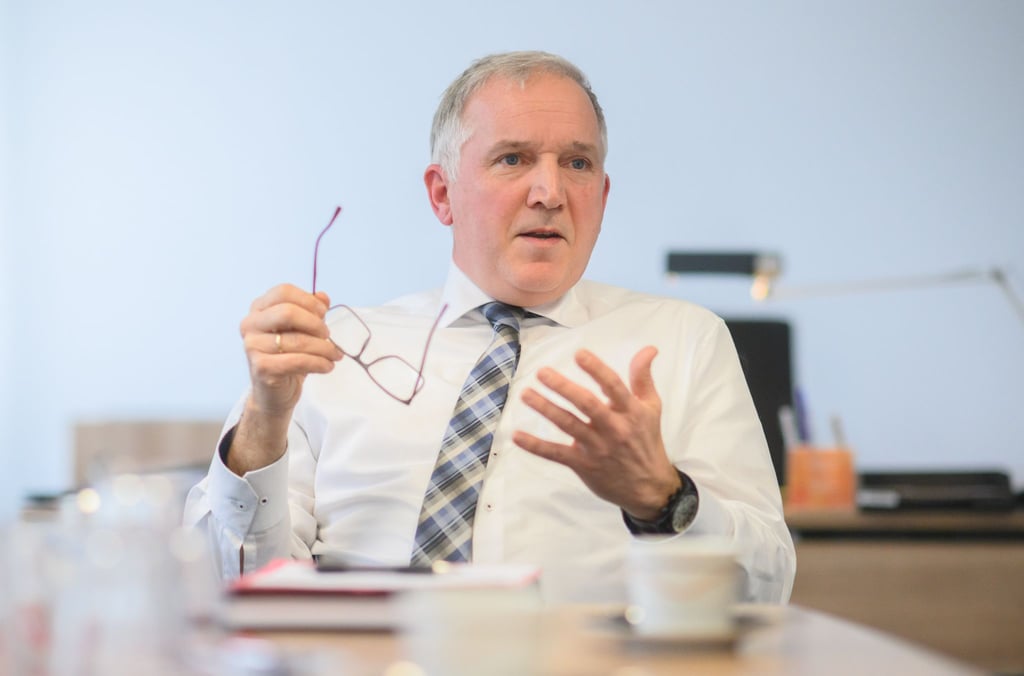 Dirk Pejril, Verfassungsschutzpräsident Niedersachsen, spricht.
