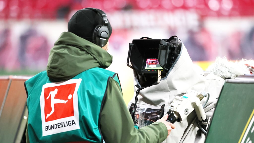 Kamera an: Sat.1 bringt einige Bundesliga-Spiele zurück ins Free-TV.