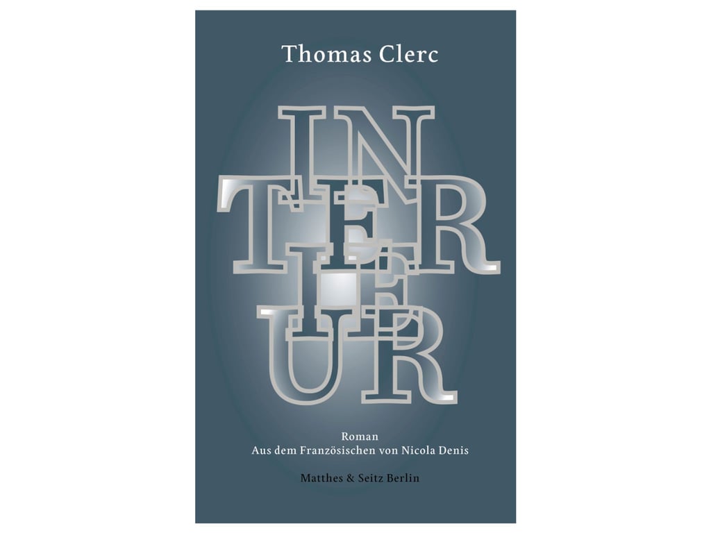 Thomas Clerc listet in „Interieur“ obsessiv seine Besitztümer auf.