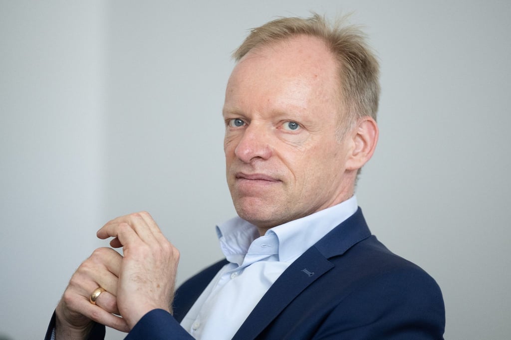 Der Präsident des Ifo-Instituts Clemens Fuest konstatiert eine bessere Stimmung bei den Unternehmen in Deutschland als 2022.