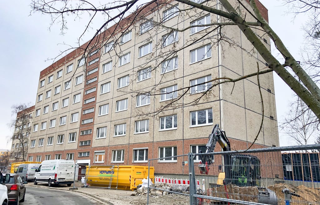 Ganz neue Wohnungen und Photovoltaik auf dem Dach: Die Wowi saniert das Haus Erlenstraße 5 umfassend.