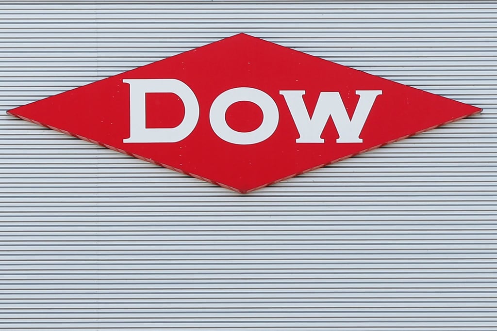 Das Firmenlogo von Dow ist in Midland, Michigan, zu sehen.