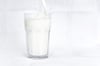 Wegen des hohen Preises ist die Nachfrage nach Milch gesunken. Mit den Erzeugerpreisen könnten daher auch die Verkaufspreise bald nach unten gehen.
