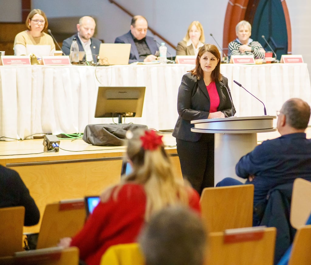 FDP-Fraktionsvorsitzende Yana Mark im Dezember 2022 im Stadtrat.