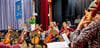 Im Theatersaal der Landesschule Pforta, dem „Ludorium“, erlebt das Publikum ein brillantes 14. Neujahrskonzert, zu dem die Landesschule und der Rotary Club Naumburg eingeladen hatten. In ihm präsentieren sich Schüler in Ensembles wie dem Violoncelloensemble sowie als Solisten. 