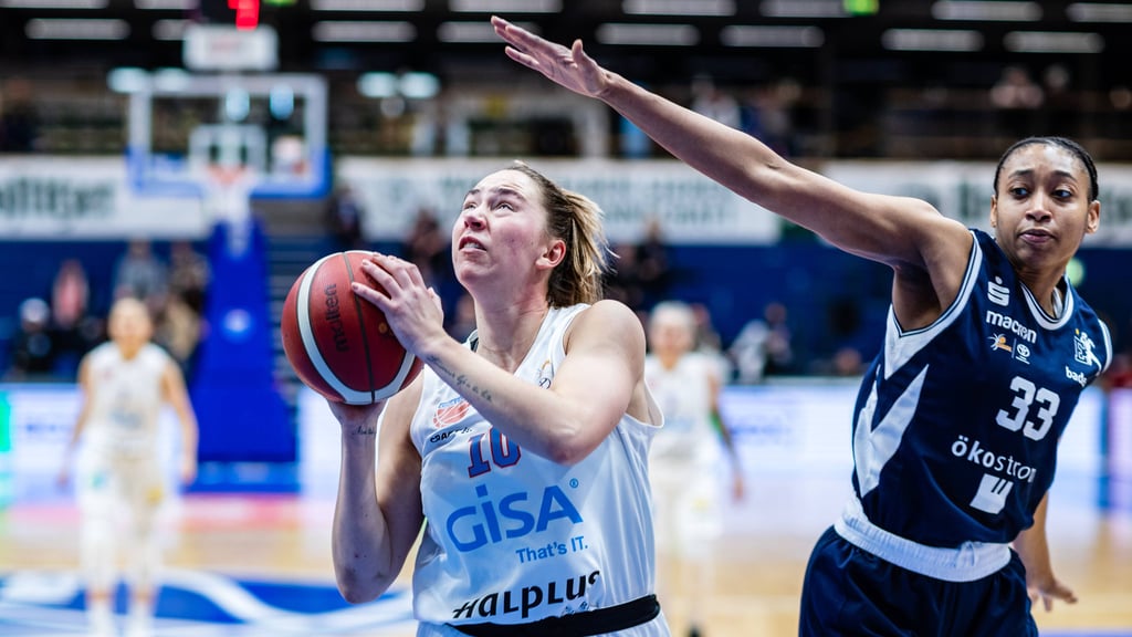 Ob Halles Barbora Kasparkova (l.) in Marburg spielen kann, ist noch unklar.