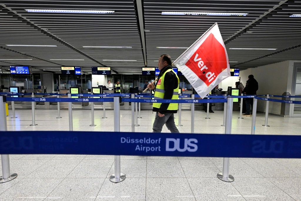 Verdi hat die 700 Mitarbeiterinnen und Mitarbeiter des Gepäck- und Flugzeugabfertigers Aviapartner zu einem Warnstreik aufgerufen.