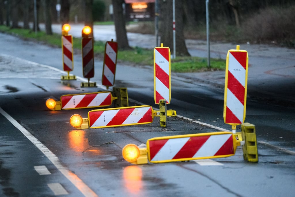 Umgekippte Warnbaken
