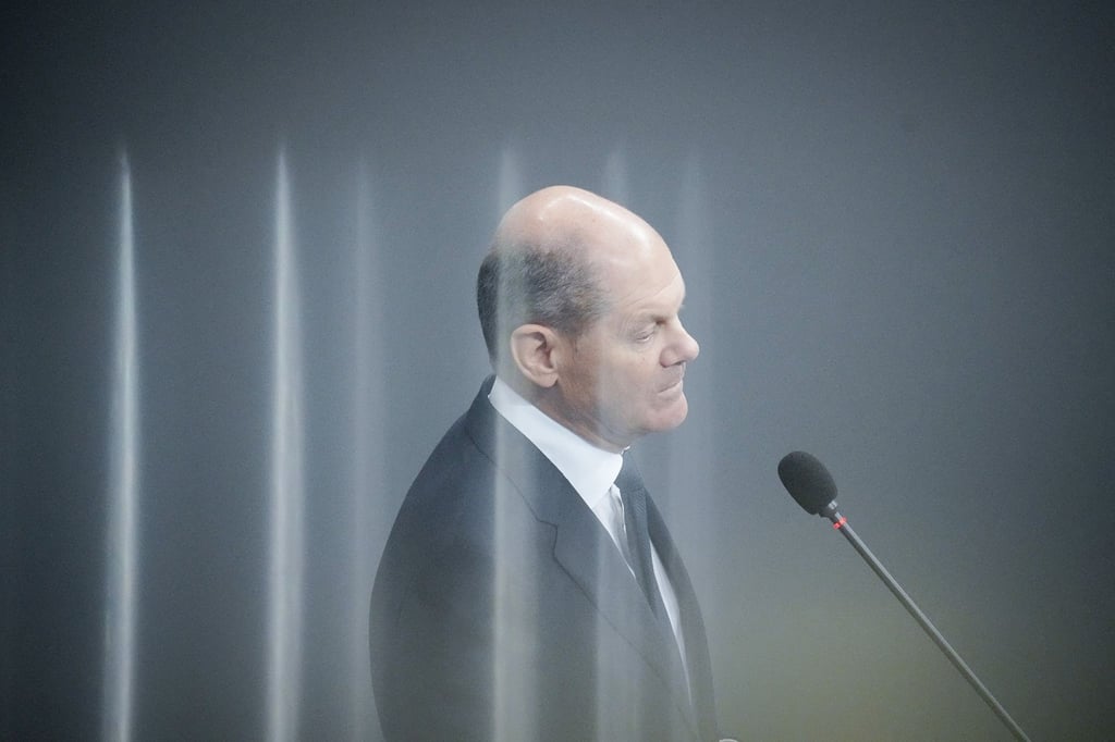 Bundeskanzler Olaf Scholz, nimmt an der Regierungsbefragung im Bundestag teil.