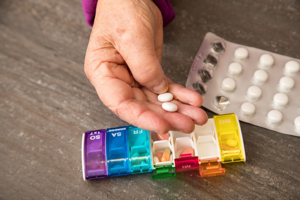 Nicht alle Tabletten vertragen Luftfeuchtigkeit gut. Daher eignen sich zum Beispiel Schmelz- oder Brausetabletten nicht für die Tablettenbox.