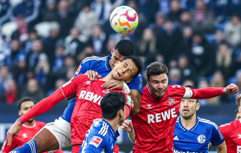 Beide verletzt im Spiel gegen Schalke: Davie Selke (l.) und Jonas Hector vom kommenden RB-Gegner Köln