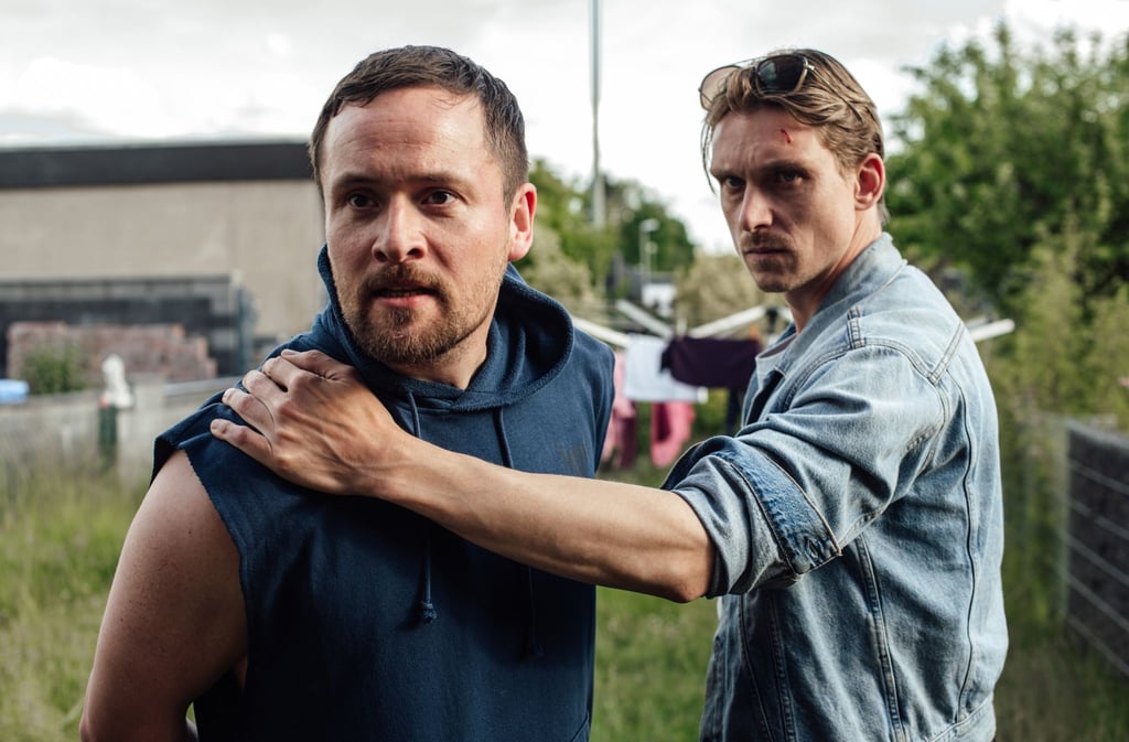 Eine Szene aus dem „Tatort“ am Sonntag: Adam Schürk (Daniel Sträßer, r) nimmt Bastian Barthel (l, Lorris Andre Blazejewski) vorläufig fest.