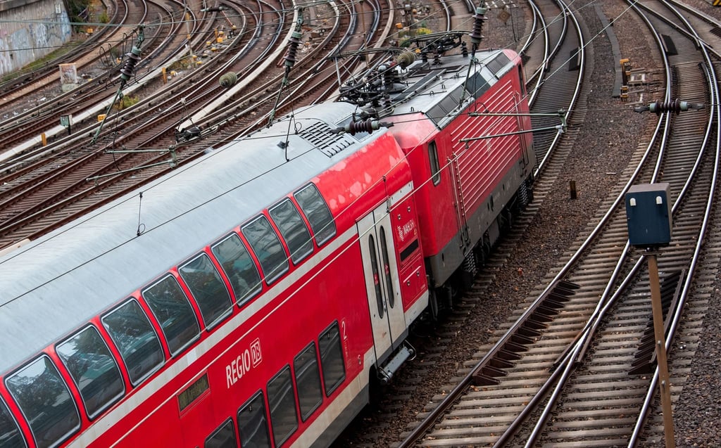 Der Nachfolger des 9-Euro-Tickets - das 49-Euro-Ticket - soll zum 1. Mai 2023 kommen.