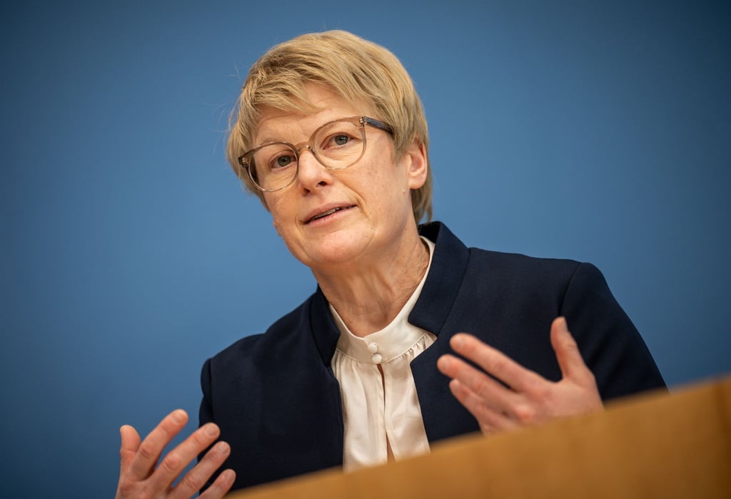 „Bis zum kommenden Winter muss es oberste Priorität haben, einen Puffer zu behalten“, sagt die „Wirtschaftsweise“ Veronika Grimm mit Blick auf steigenden Gasverbrauch.