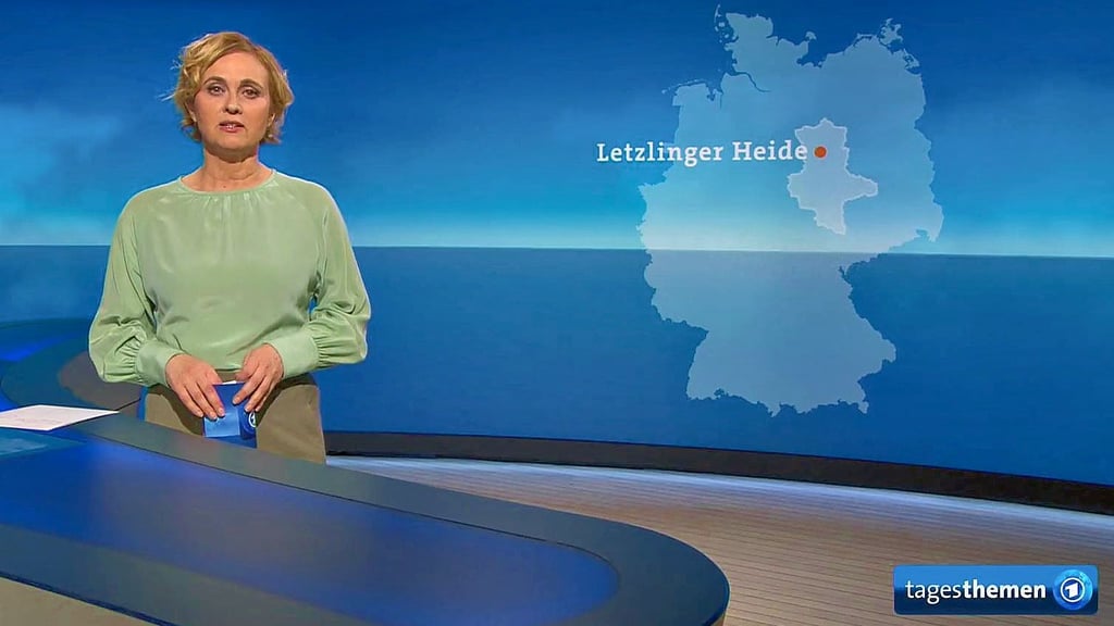 Und jetzt für fünf Minuten in die Altmark: Caren Miosga bei der Anmoderation.