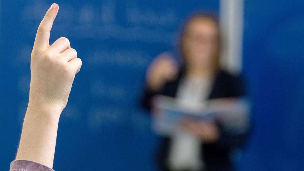 Wie ist dem Lehrkräftemangel zu begegnen? Eine Expertenkommission empfiehlt unter anderem weniger Teilzeitmöglichkeiten und größere Klassen.