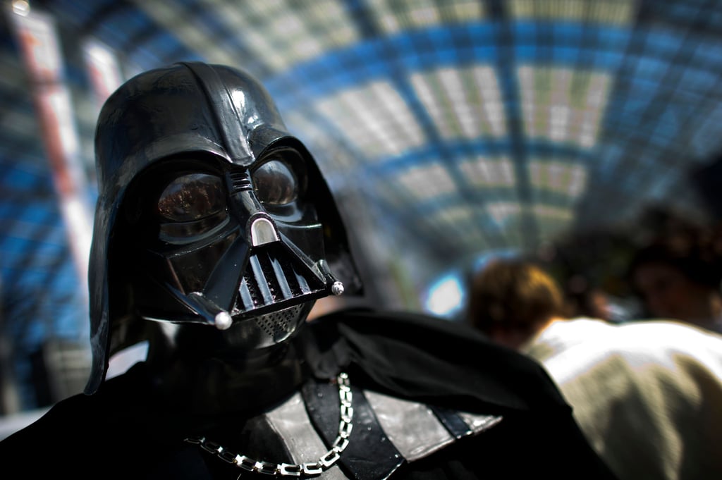 Ein Mann mit Dath-Vader-Maske wollte eine Tankstelle in Hettstedt überfallen..