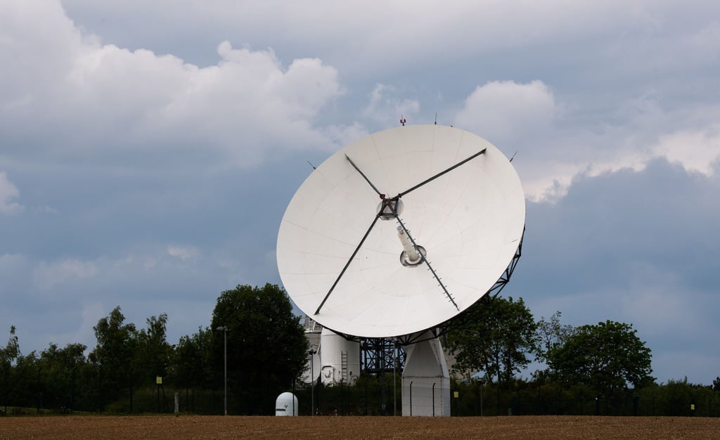 Technik steht an der Außenstelle Schöningen des Bundesnachrichtendienstes (BND) im Landkreis Helmstedt.