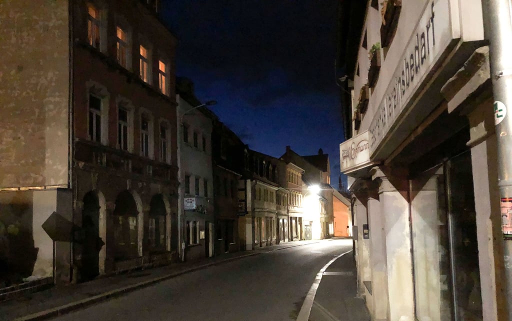 Abgeschaltete Straßenlampen in Zeitz waren auch Thema im Stadtrat. Es hagelte Kritik an der Verwaltung.