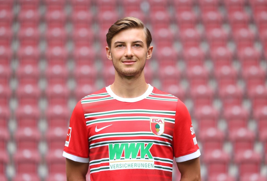 Hat seinen Vertrag bei Augsburg bis 2026 verlängert: Lukas Petkov.