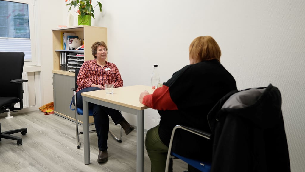 Eine Frau aus Niedersachsen verschenkte "freiwillig" mehrere Tausend Euro über eine Online-Datingplattform.