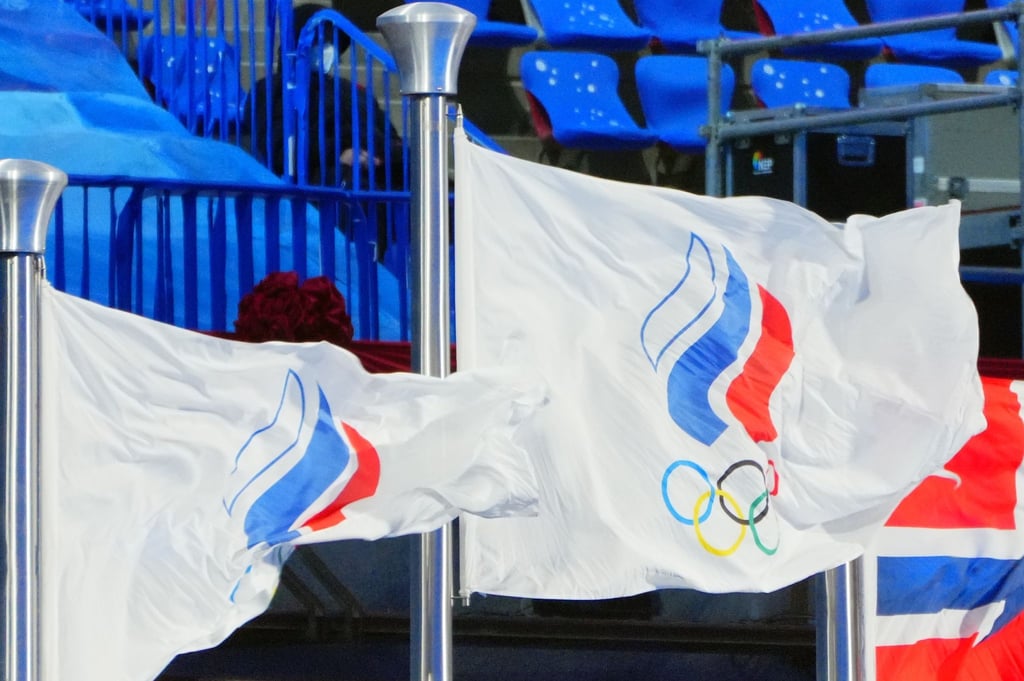 Die Flagge des Russischen Olympischen Komitees.