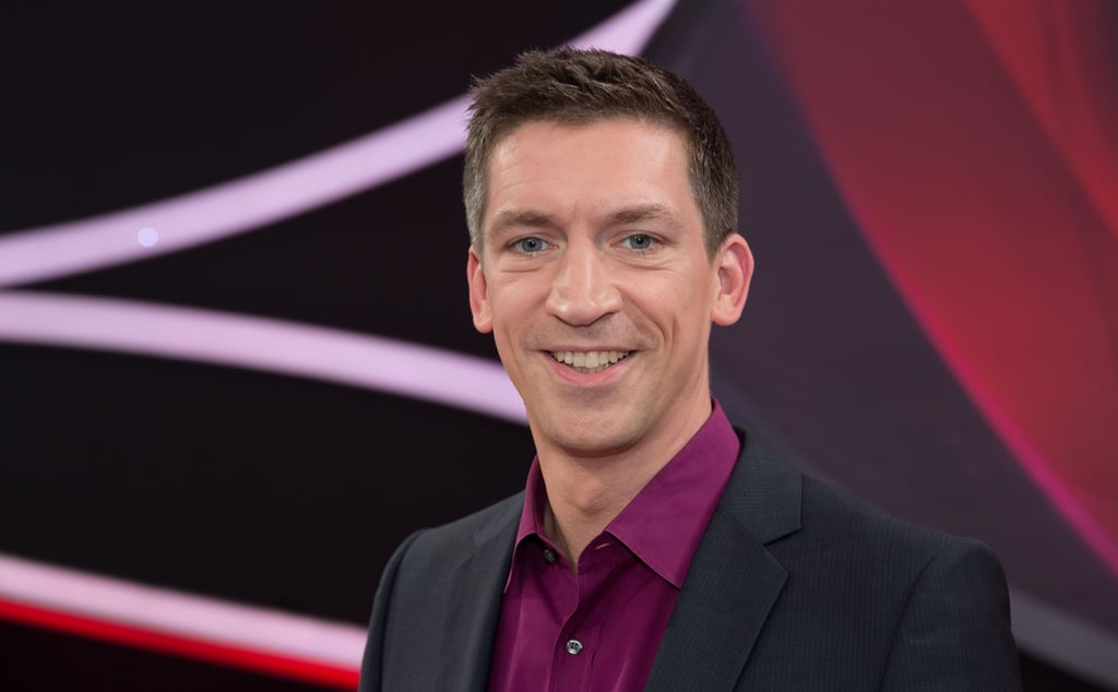 Beim Interview mit der IBES-Gewinnerin sprangen plötzlich zwei Männer auf die Bühne: Moderator Steffen Hallaschka hat die Situation bei Stern TV gut geretttet.