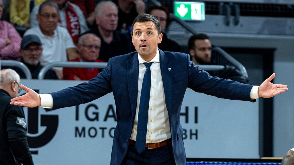Igor Jovovic äußerte sich nach dem Spiel gegen Rostock kritisch über einige Fehlentscheidungen der Schiedsrichter.