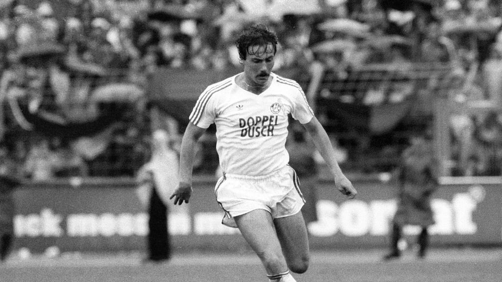 Andreas Gielchen, hier 1983 im Trikot seines 1. FC Köln.