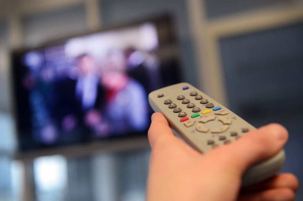 Welche Medien konsumieren Kinder? Wie viel Zeit verbringen Kinder mit Fernseher, Handy & Co? Eine Studie ist diesen Fragen nachgegangen.
