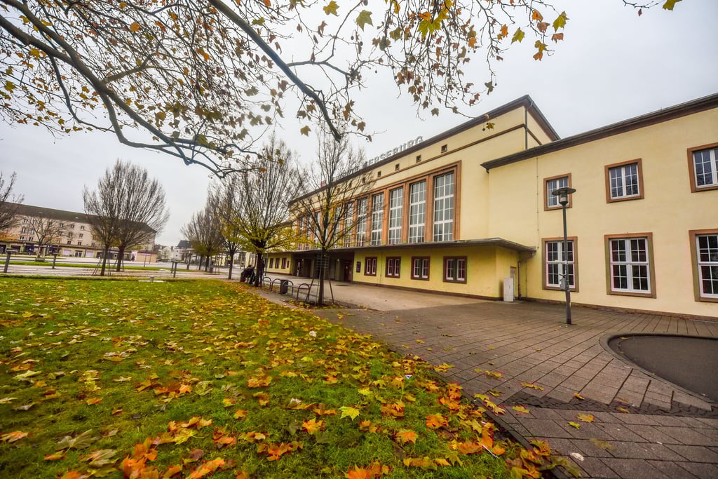 Am Bahnhof Merseburg sollen HFC-Fans eine Familie rassistisch beleidigt haben.