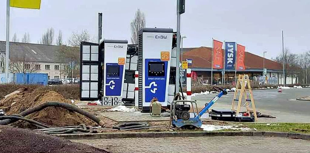 EnBW baut im Gewerbegebiet am Buschhorstweg in Gardelegen eine E-Schnelllladestation.