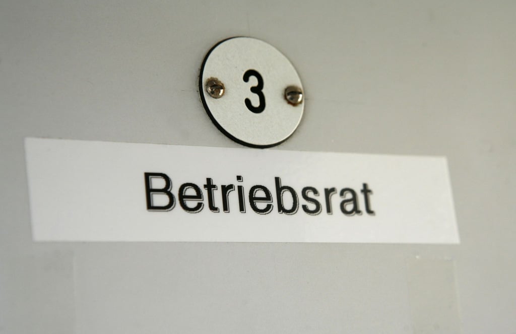 Das EU-Parlament setzt sich für länderübergreifende Betriebsräte ein.