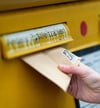 Ein Dessauer soll Briefe aus privaten Briefkästen in der Nachbarschaft gestohlen haben.
