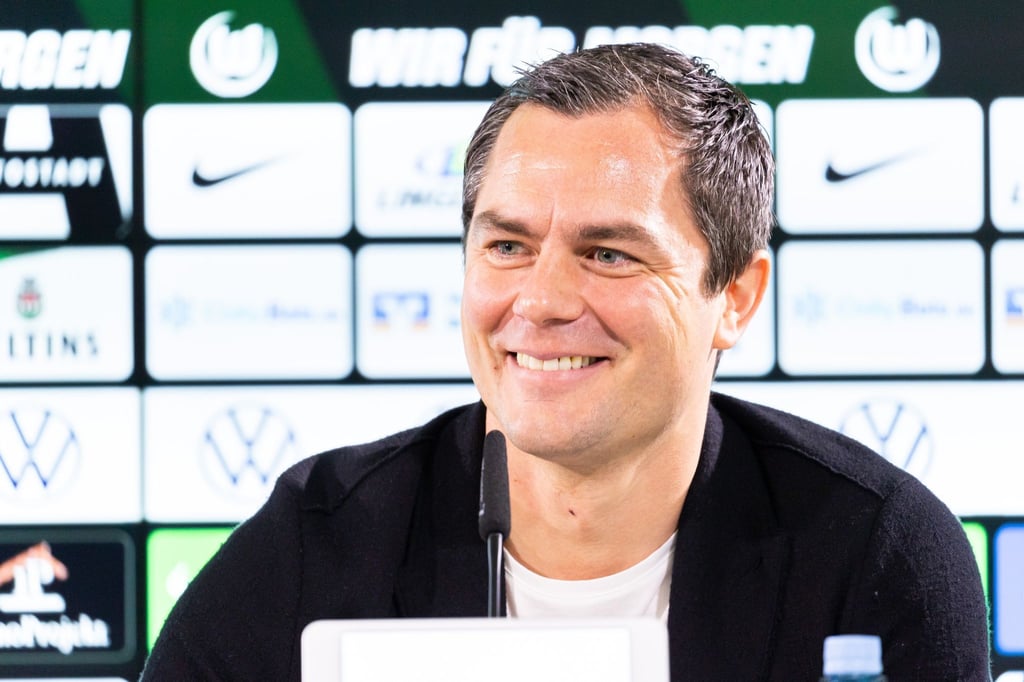 Marcel Schäfer, neuer Geschäftsführer Sport VfL Wolfsburg, lächelt.