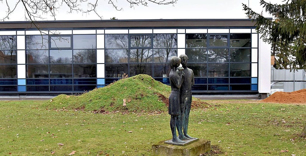 Still ruht der „See“ an der Weißenfelser Schwimmhalle.