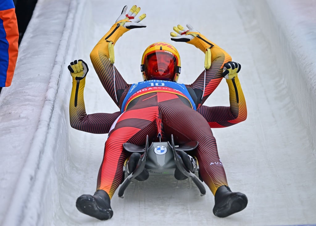 Toni Eggert und Sascha Benecken jubeln im Ziel.