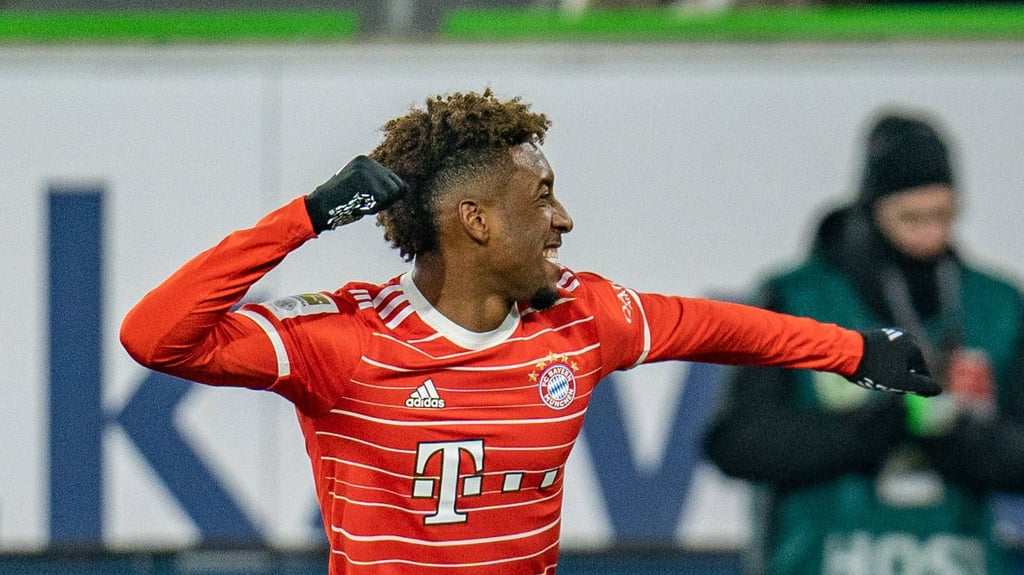 Kingsley Coman freut sich über sein Tor zum 0:2 durch.