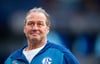 Führte die Königsblauen als Trainer 1997 zum Gewinn des UEFA-Pokals und war insgesamt vier Mal Trainer der Schalker: Huub Stevens.
