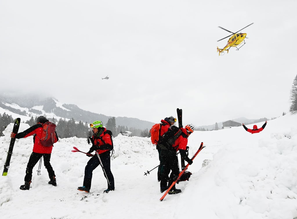 Bergretter im Einsatz im Bereich Fieberbrunn. Die Lawinensituation in Österreich hat für zahlreiche Rettungseinsätze gesorgt.
