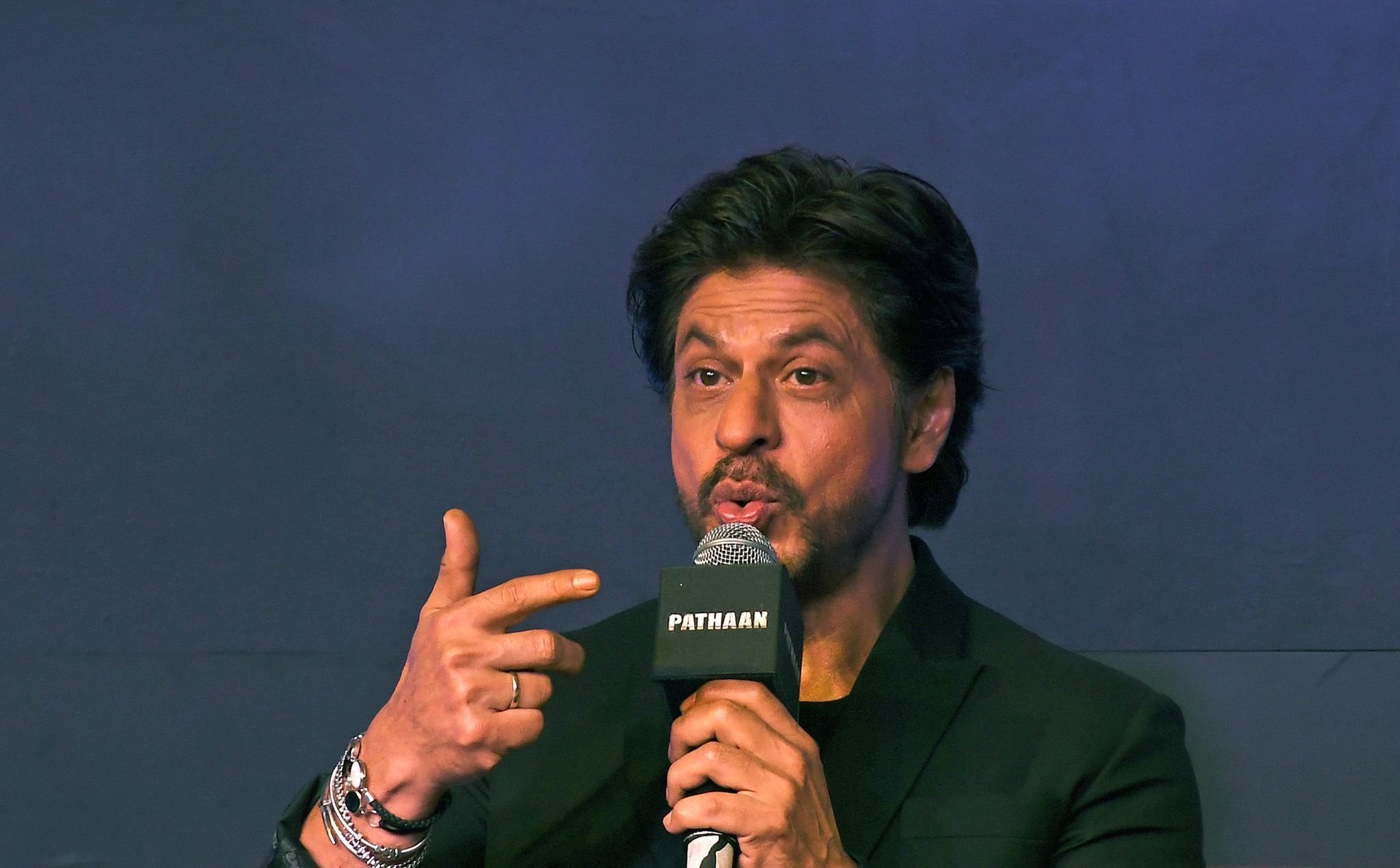 Bollywood-Schauspieler Shah Rukh Khan hat sich bei seinen deutschen Fans bedankt.