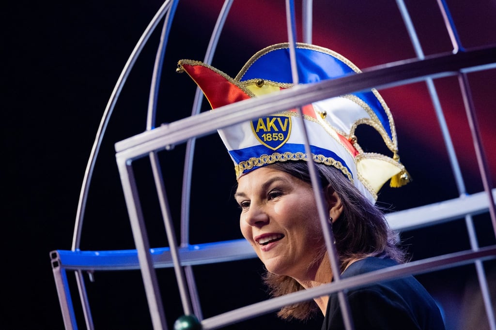 Außenministerin Annalena Baerbock bei der Festsitzung zur Verleihung des „Orden wider den tierischen Ernst“ in Aachen.